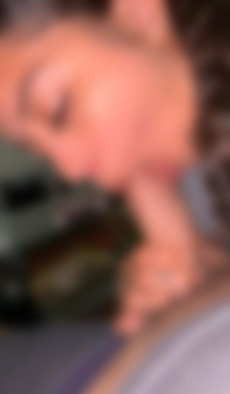 capdollaz model naked images