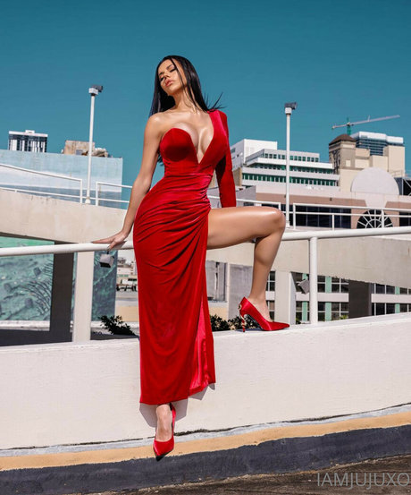 Juju Bahreis free model galleries