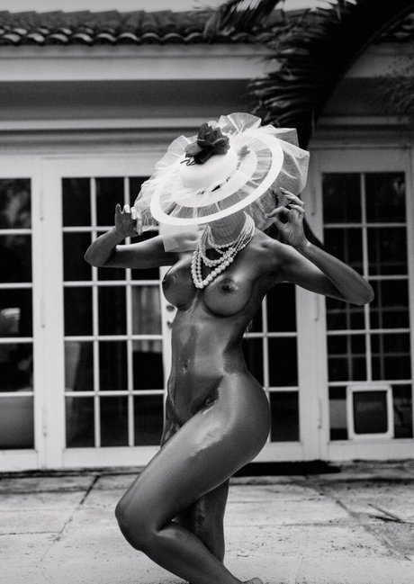 Juju Bahreis model xxx galleries