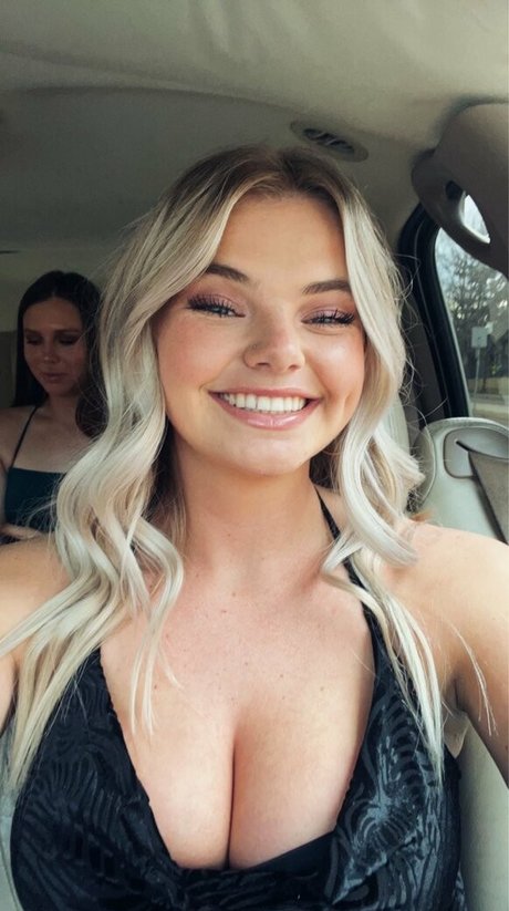 Sara K sexy star img