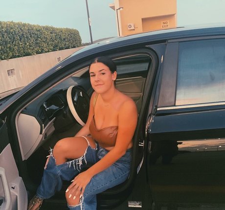 Lizzy Rae pornstar beautiful img