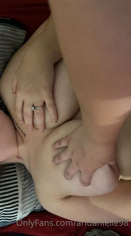 aridanielle98 nude pornstar photos