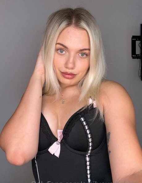 emilyevejackson pornstar erotic galleries