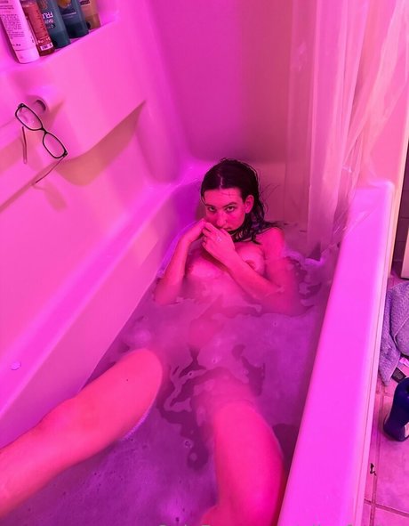 AliceFunker pornstar nude pics