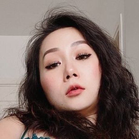 Fingertoesxo pretty model pics