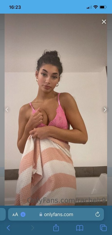 Rachel Robertson model pretty photo