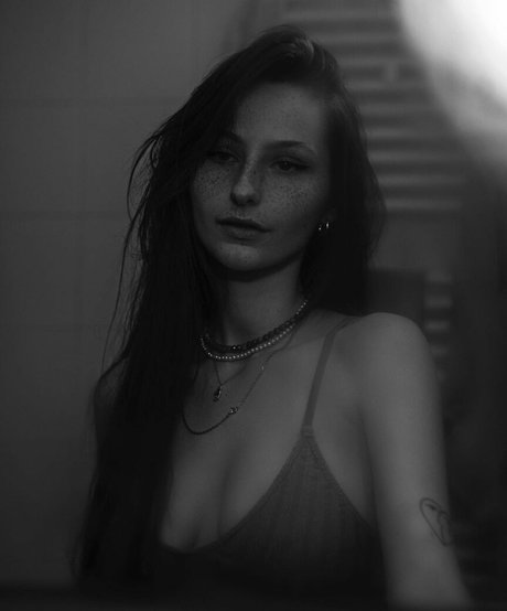 Caponce nude pornstar archive