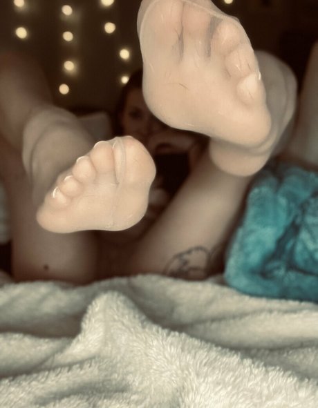 Kiki Kitsune model art gallery