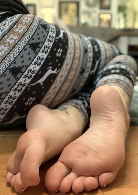 Kiki Kitsune pornstar xxx gallery