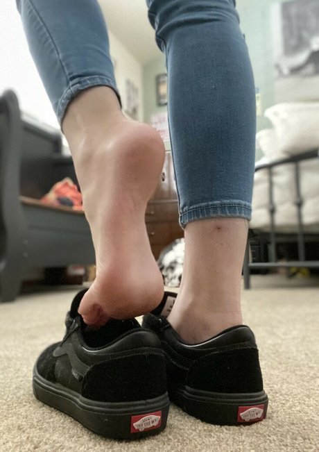 Kiki Kitsune nude star galleries