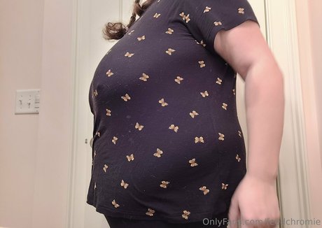 feedchromie model high quality photos