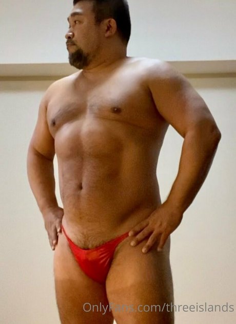 threeislands pornstar nude picture