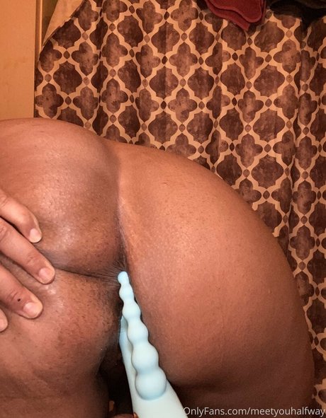 meetyouhalfway model best photo