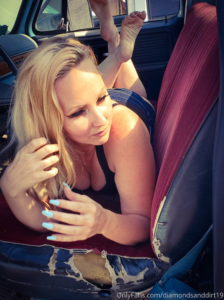 diamondsanddirt19 star nude picture