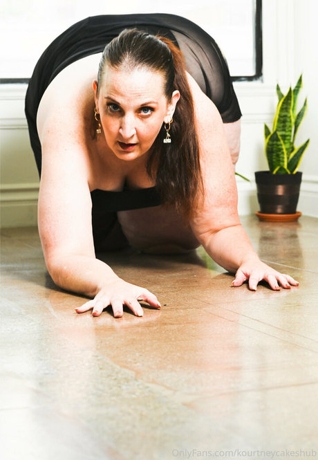 kourtneycakeshub model pretty gallery