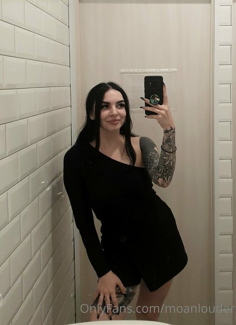 moanlouder sex star photo