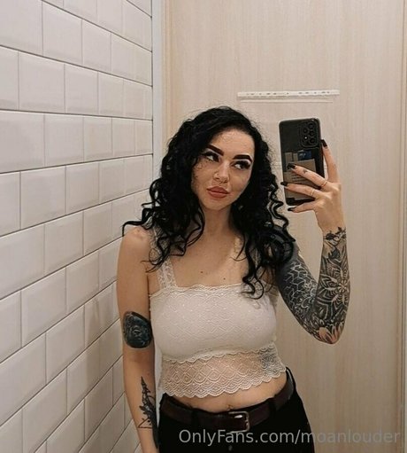 moanlouder nudes star photos