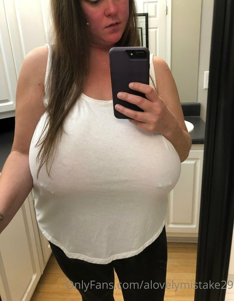 alovelymistake29 nude model photo