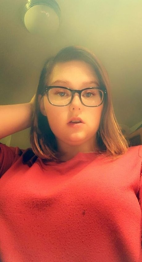 elizabethlily19 pornstar adult img