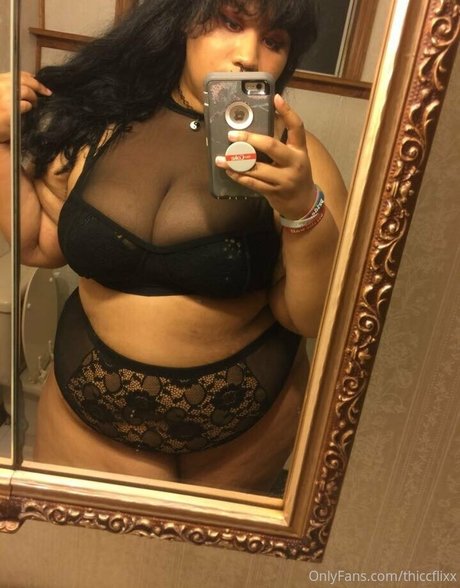 thiccflixx naked actress galleries