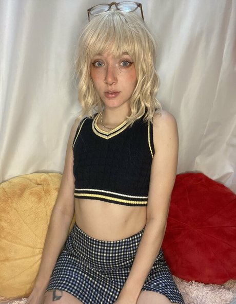 petitboi hd pornstar img