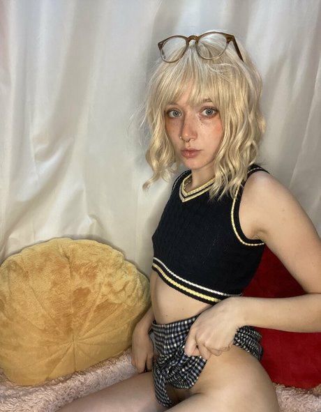 petitboi hot actress archive