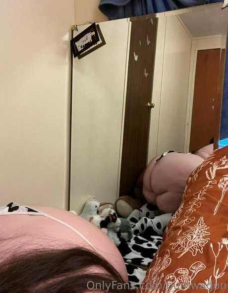 bumwagon nudes model gallery