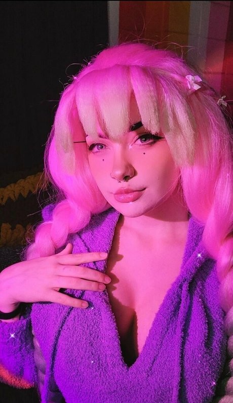 miravesani model nude image