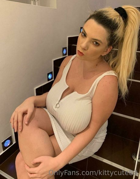 kittycute89 pornographic model pic