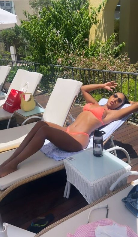 Negra Li star art pic