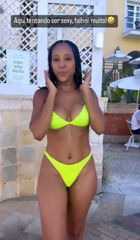 Negra Li Profile pic