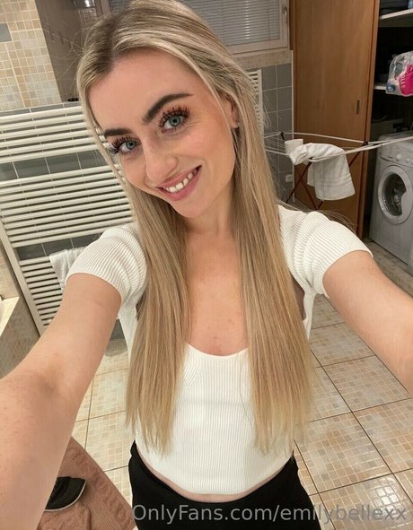 Emily Bellexx art model galleries