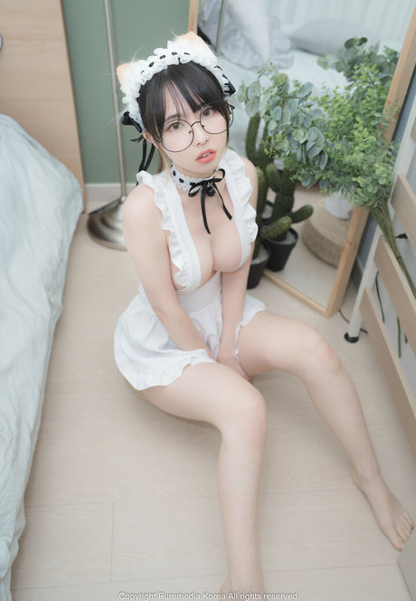 u hyeeee 03 beautiful model img