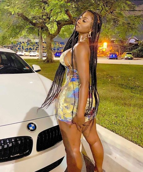 Babeth Lando model hot galleries