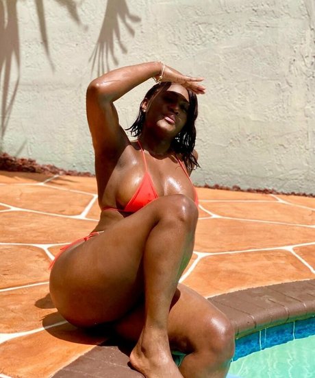 Babeth Lando perfect model pics