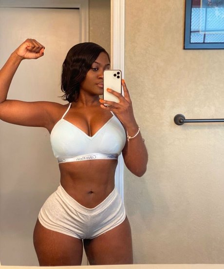 Babeth Lando sexy pornstar archive