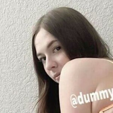 Tinastoopider pretty model pic