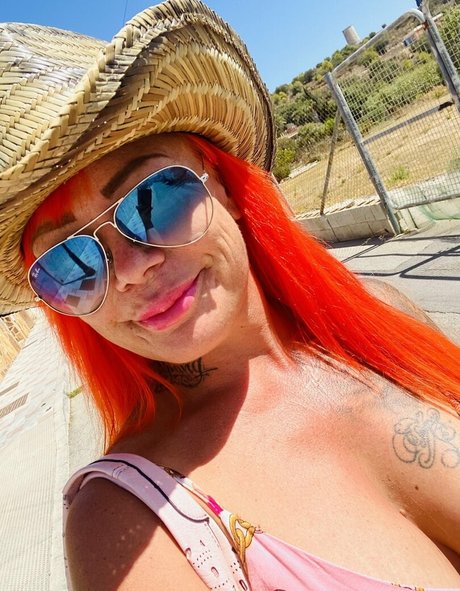 loving queent pornographic star pic