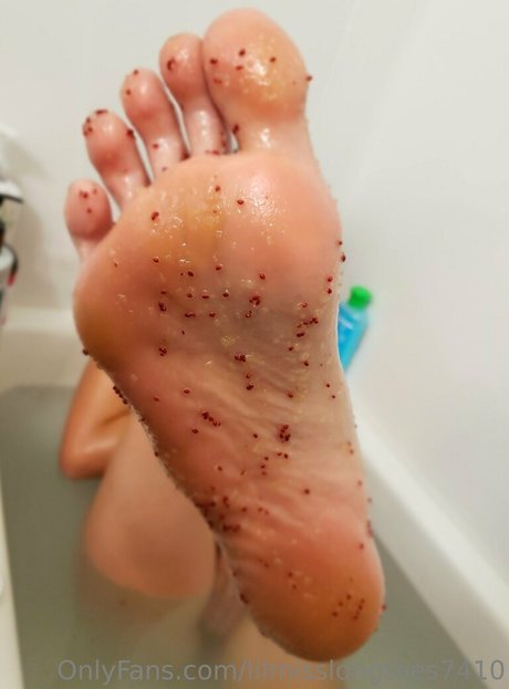 lilmisslongtoes7410 beautiful model image