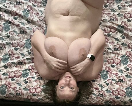 momoffduty high quality actress gallery