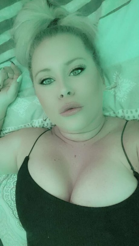 nikolekanexo exclusive star photo