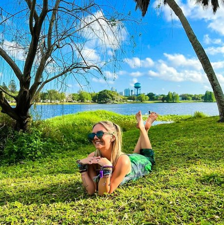 Marilyn J xxx model galleries