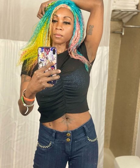 Monique Dupree star nude pics