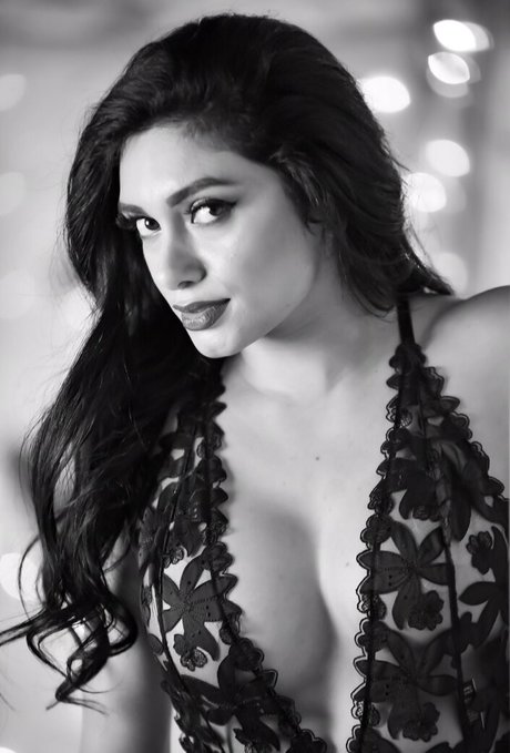 toosexyashley erotic actress photos