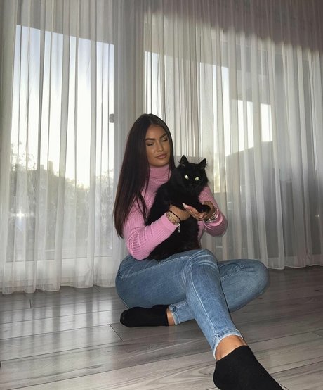 Agne Agnieska model pretty picture