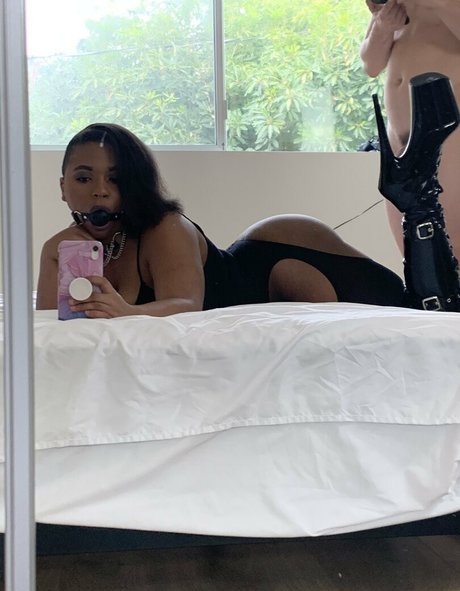 averyjane sexy star photo