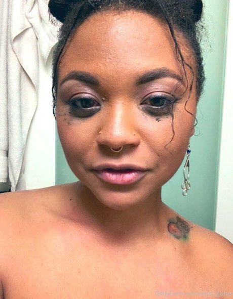 averyjane nude model picture