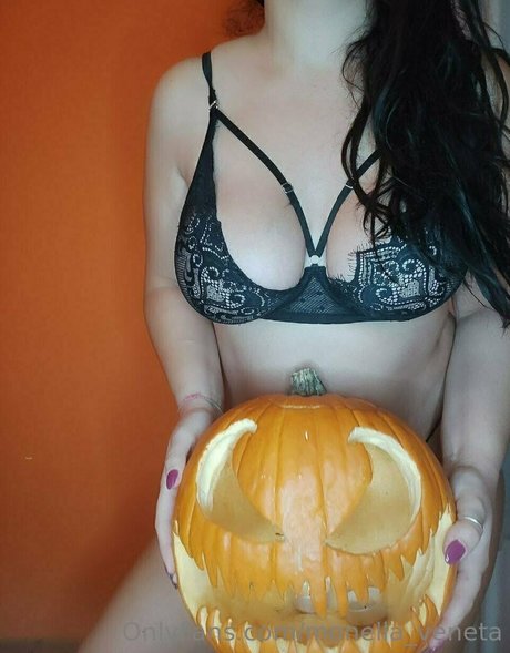 monella veneta pornstar nude galleries