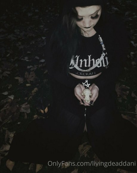 livingdeaddani nice model images