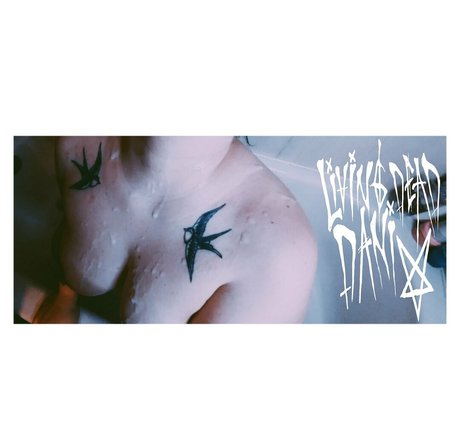 livingdeaddani star pretty img